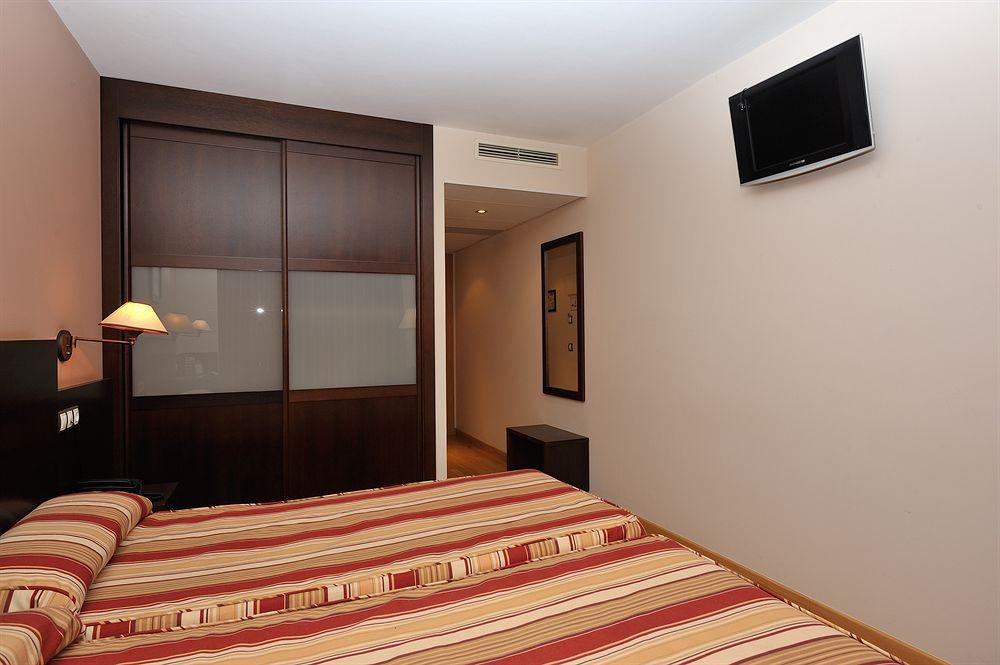 Hotel Castro Real Oviedo Bagian luar foto