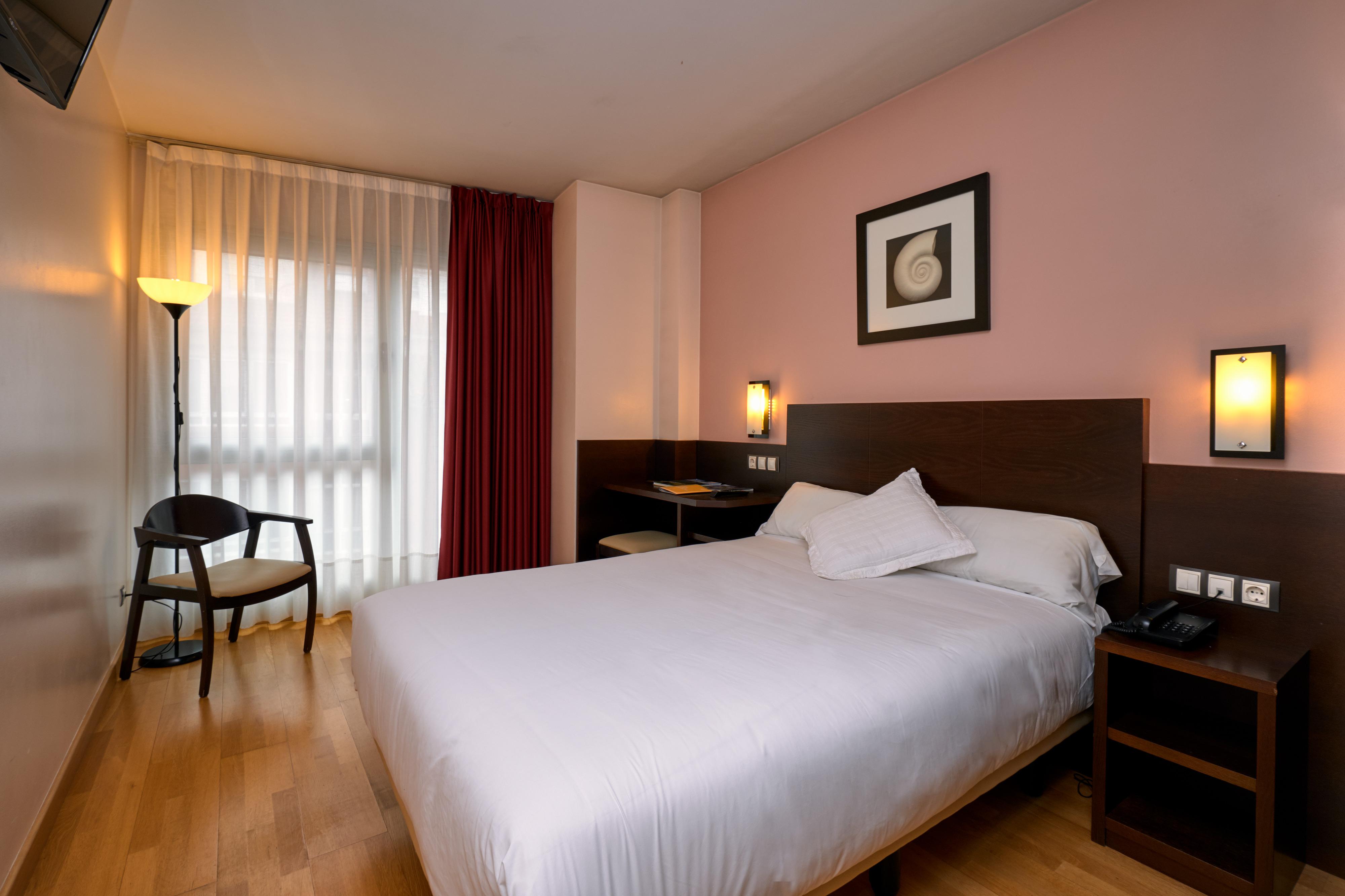 Hotel Castro Real Oviedo Bagian luar foto