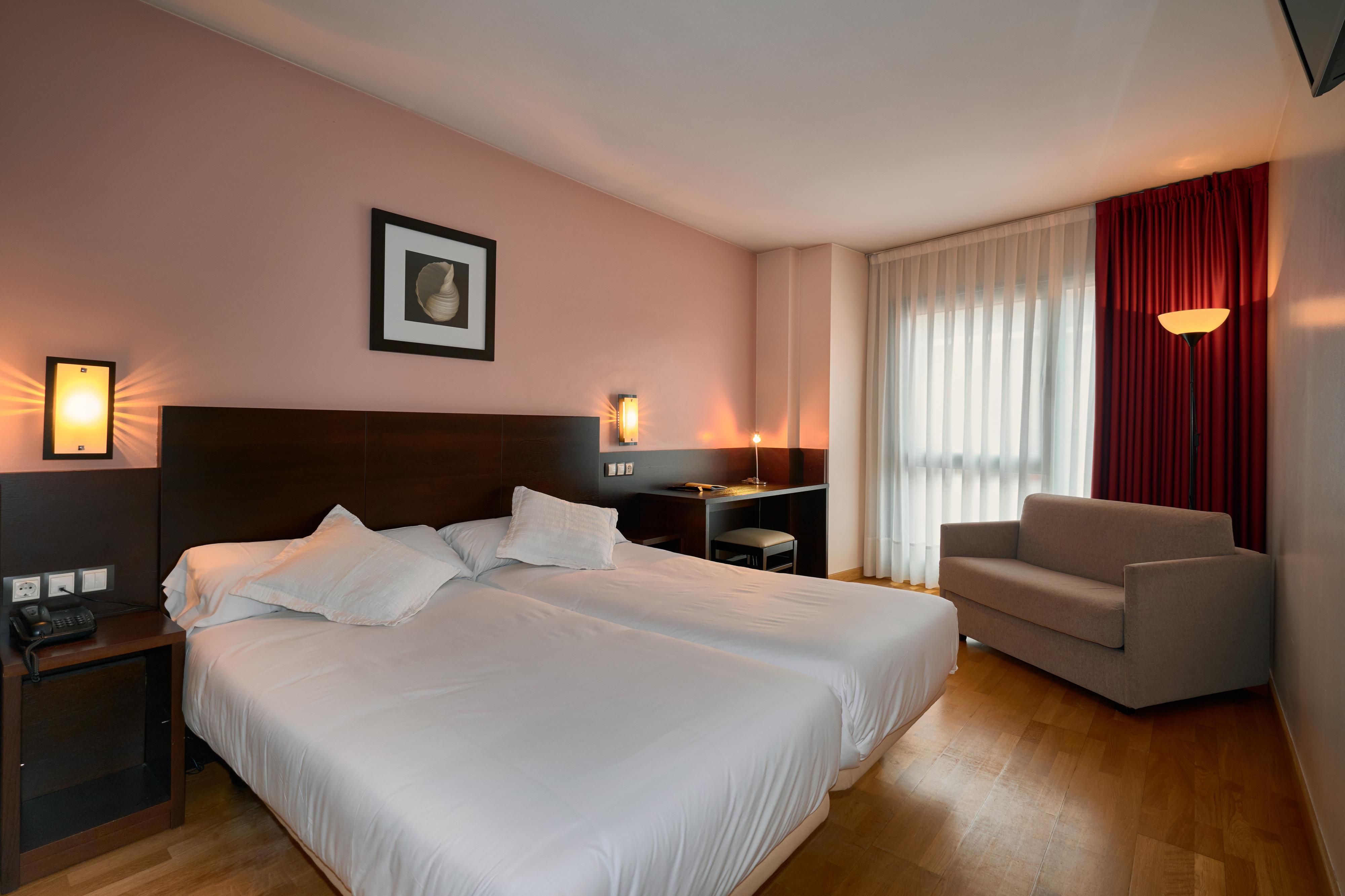 Hotel Castro Real Oviedo Bagian luar foto