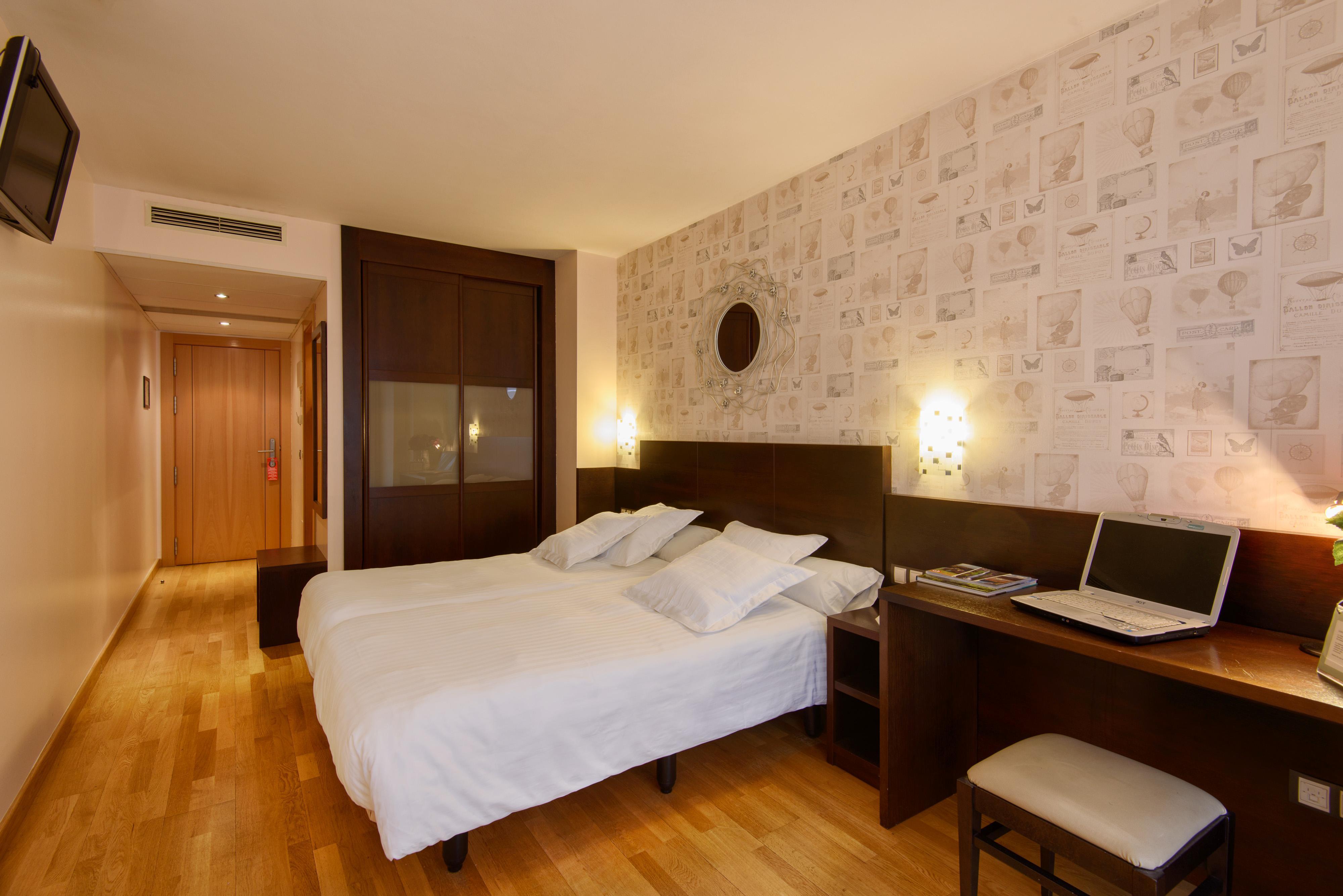 Hotel Castro Real Oviedo Bagian luar foto