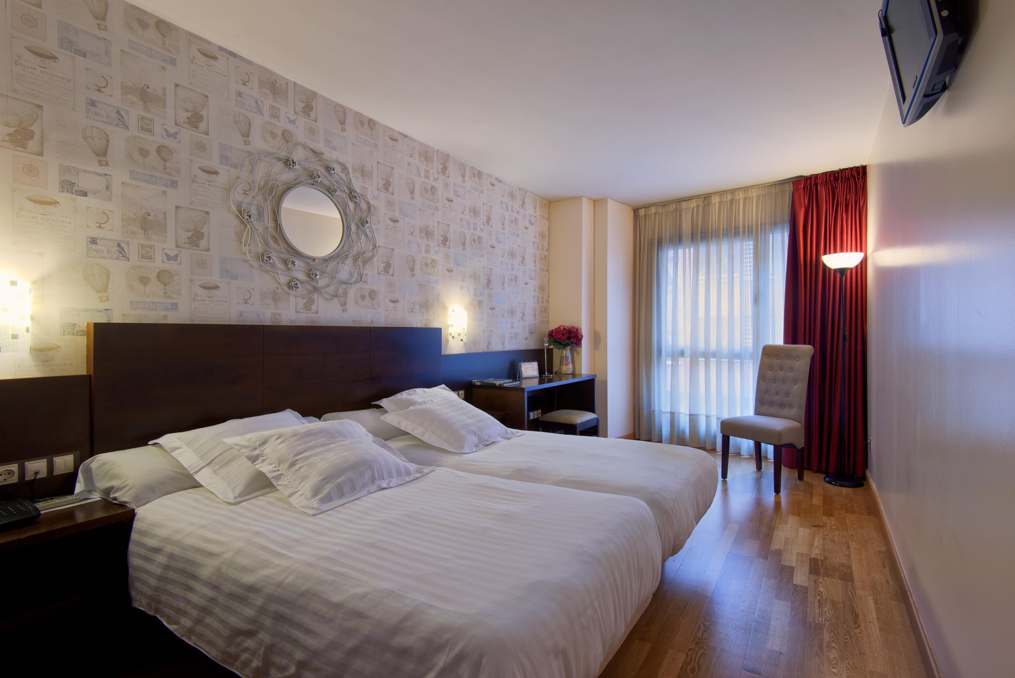 Hotel Castro Real Oviedo Bagian luar foto