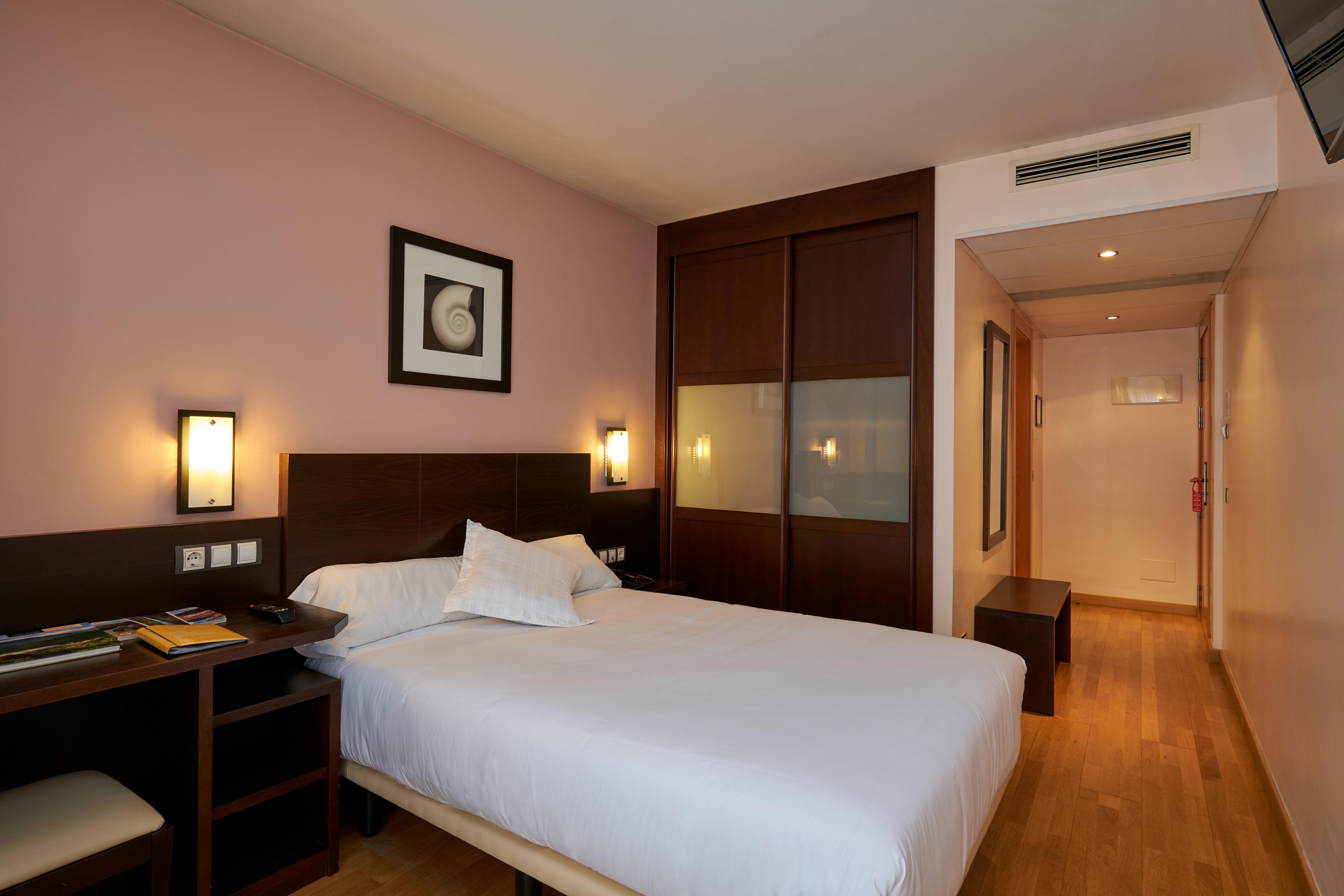 Hotel Castro Real Oviedo Bagian luar foto