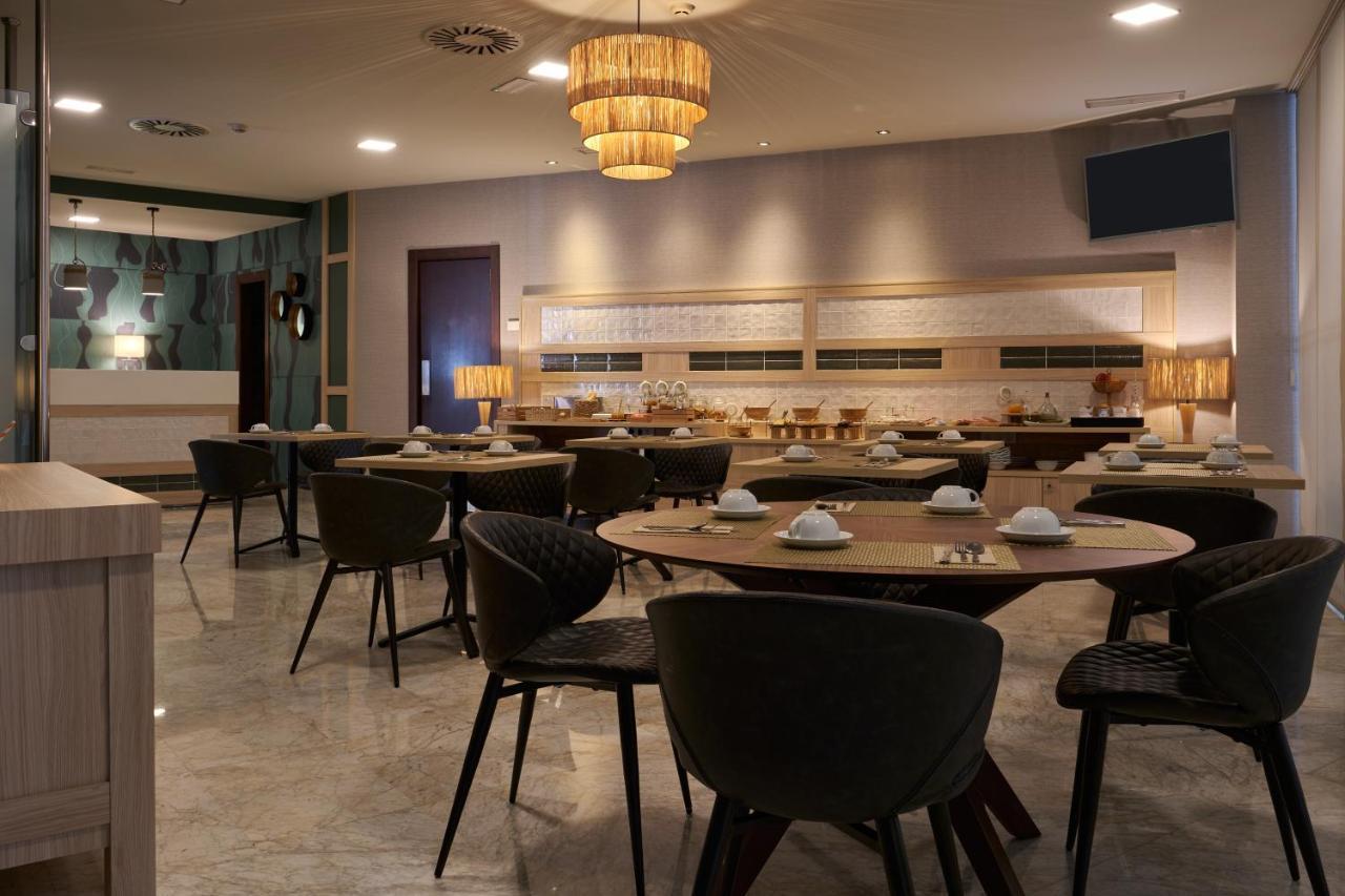 Hotel Castro Real Oviedo Bagian luar foto