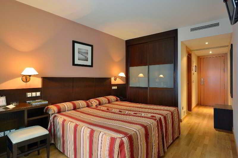 Hotel Castro Real Oviedo Bagian luar foto